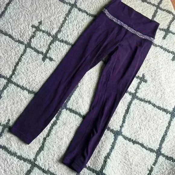 Lululemon Leggings purple and white pattern leggings Size 4 - Picture 1 of 5